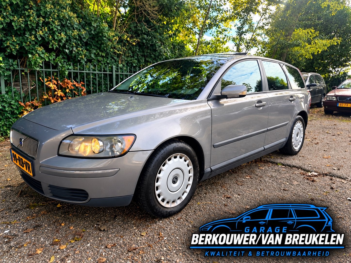 Volvo V50 2.4 5-Cilinder Automaat | Schuifdak | Trekhaak, Dealer onderhouden, Stof, 700 kg, 2435 cc