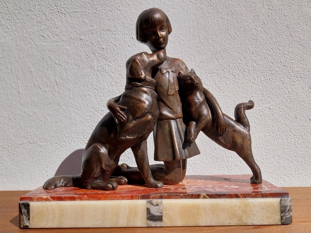 Art Deco beeld meisje hond kat zamak marmer P. Sega, Art deco, Ophalen of Verzenden, 20 - 50 cm, Scène