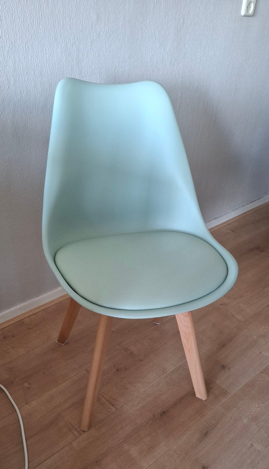 4 stuks nieuwe eetkamerstoelen - MOETEN ZSM WEG, Ophalen, Vier