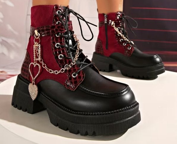 Luxe punk laarzen met harten ketting - Chunky hakken, Ophalen of Verzenden, Nieuw, Zwart, Hoge laarzen