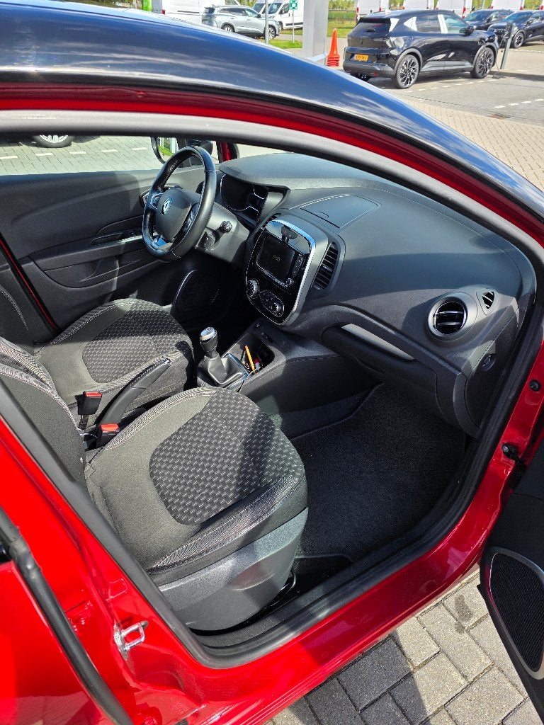 Foto 20 van Renault Captur 0.9 TCe Intens Camera Trekhaak CarPlay Cruise