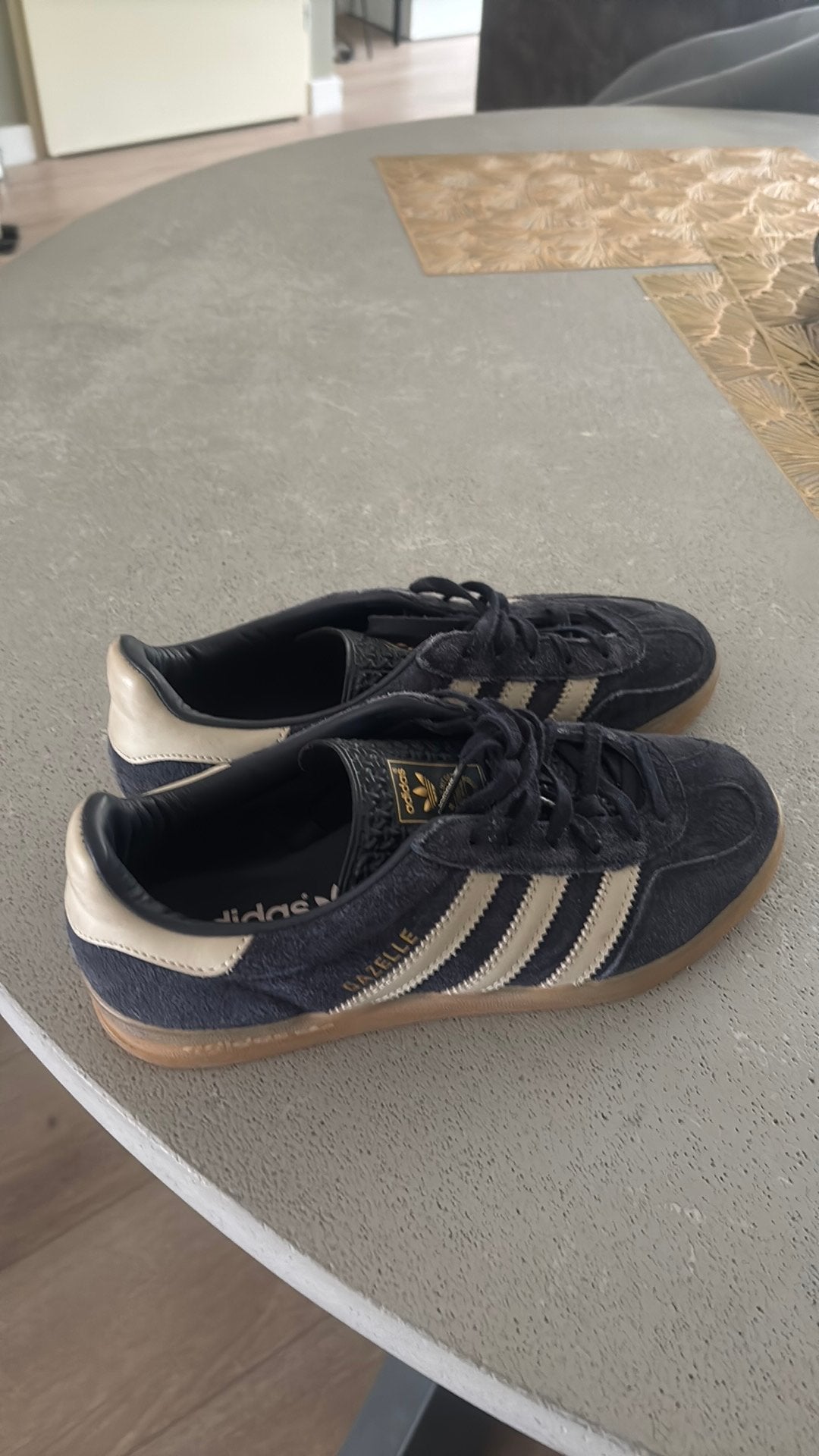Adidas Gazelle, Blauw, Ophalen of Verzenden, Sneakers of Gympen, Zo goed als nieuw