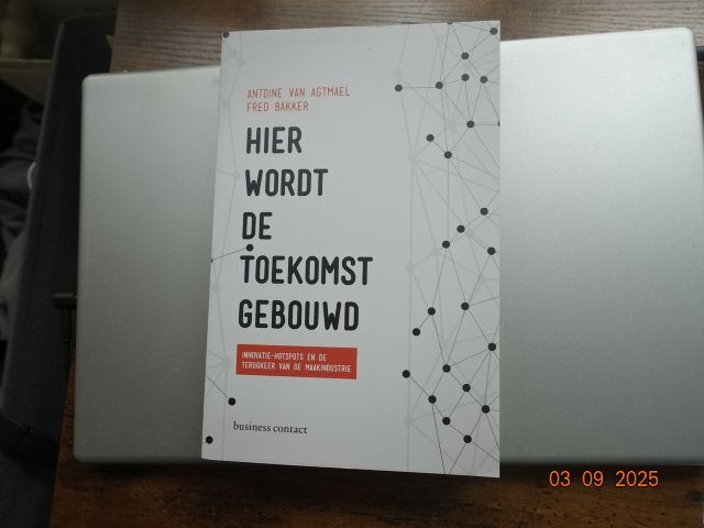 Hier wordt de TOEKOMST gebouwd.....Antoine van Agtmael, Boeken, Ophalen of Verzenden, Zo goed als nieuw, Architecten