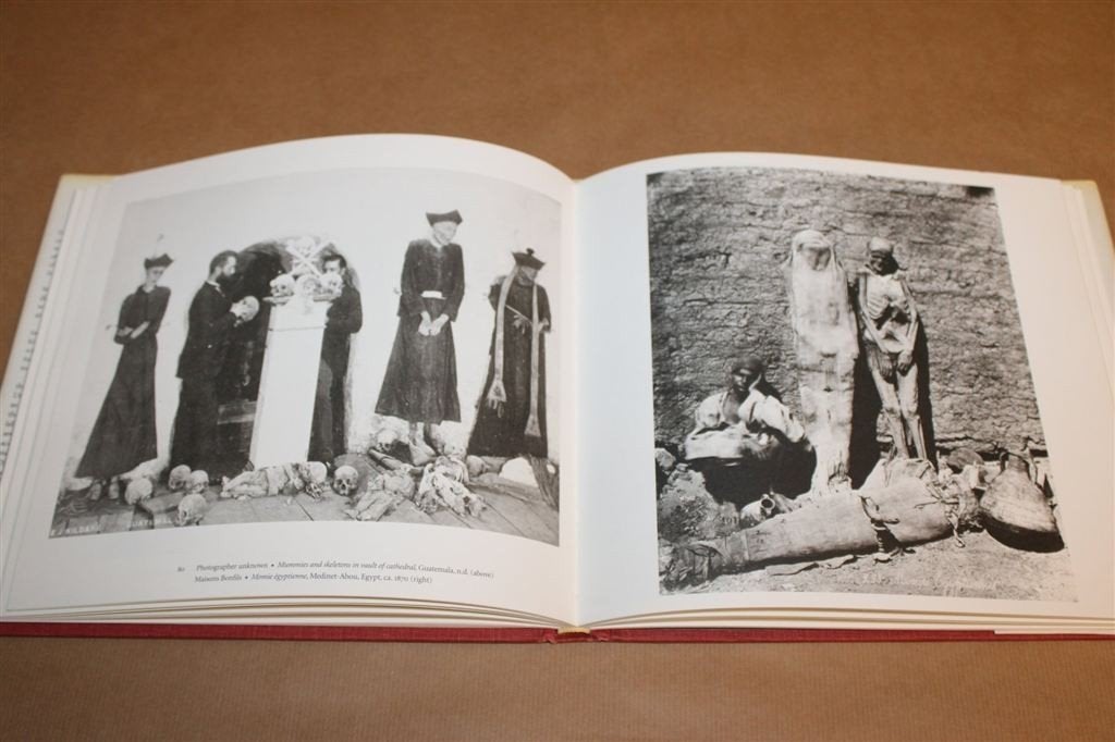 Looking at Death — De Dood in de Fotografie, Ophalen of Verzenden, Gelezen, Afrika