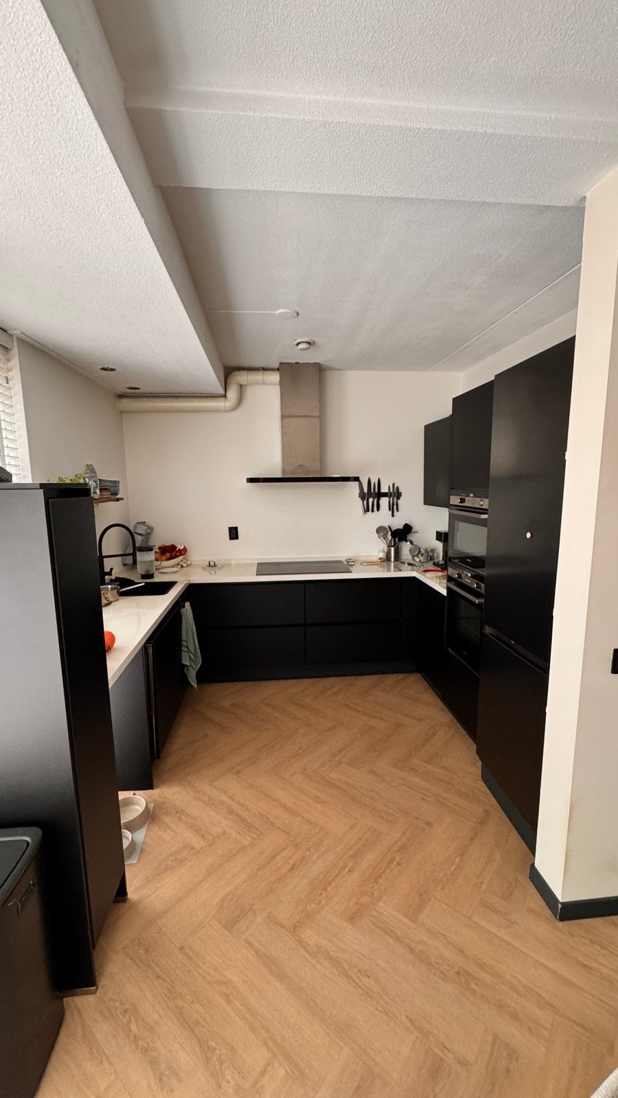 Moderne U-keuken met inbouwapparatuur - Zwart/Wit, Gebruikt, U-keuken, Zwart, Ophalen of Verzenden
