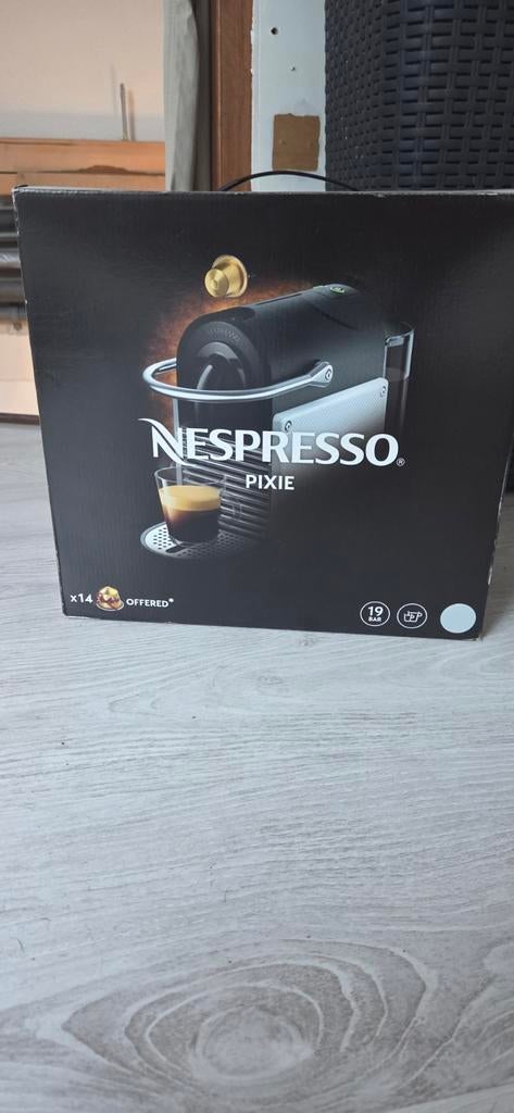 Nespresso Pixie Koffiezetapparaat cups, Ophalen, Gebruikt, Koffiepads en cups