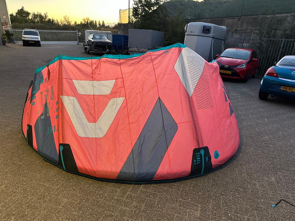 Duotone Rebel SLS 9m & 12m met Clickbar - Perfecte staat, Watersport en Boten, Ophalen, Kitesurf-set, Geen board, Zo goed als nieuw