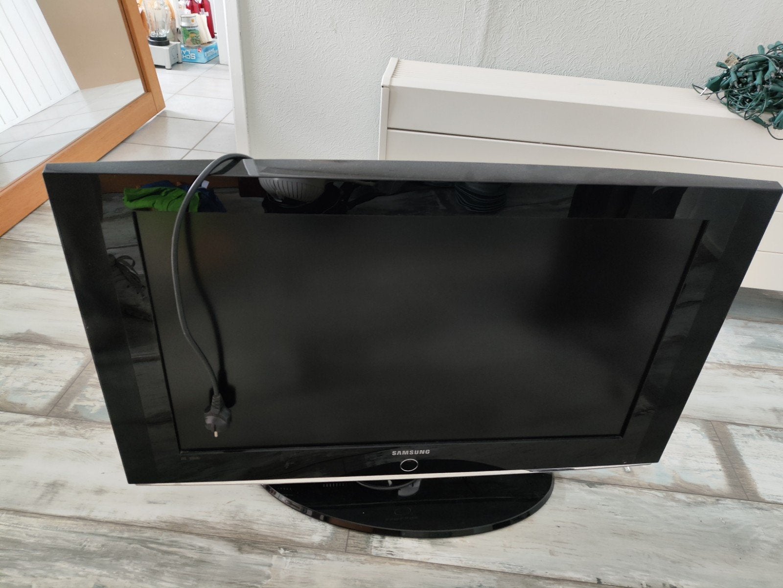 Samsung LE32S81B 32 inch LCD TV met afstandsbediening, Audio, Tv en Foto, Televisies, Ophalen, Gebruikt, 50 Hz, 80 tot 100 cm