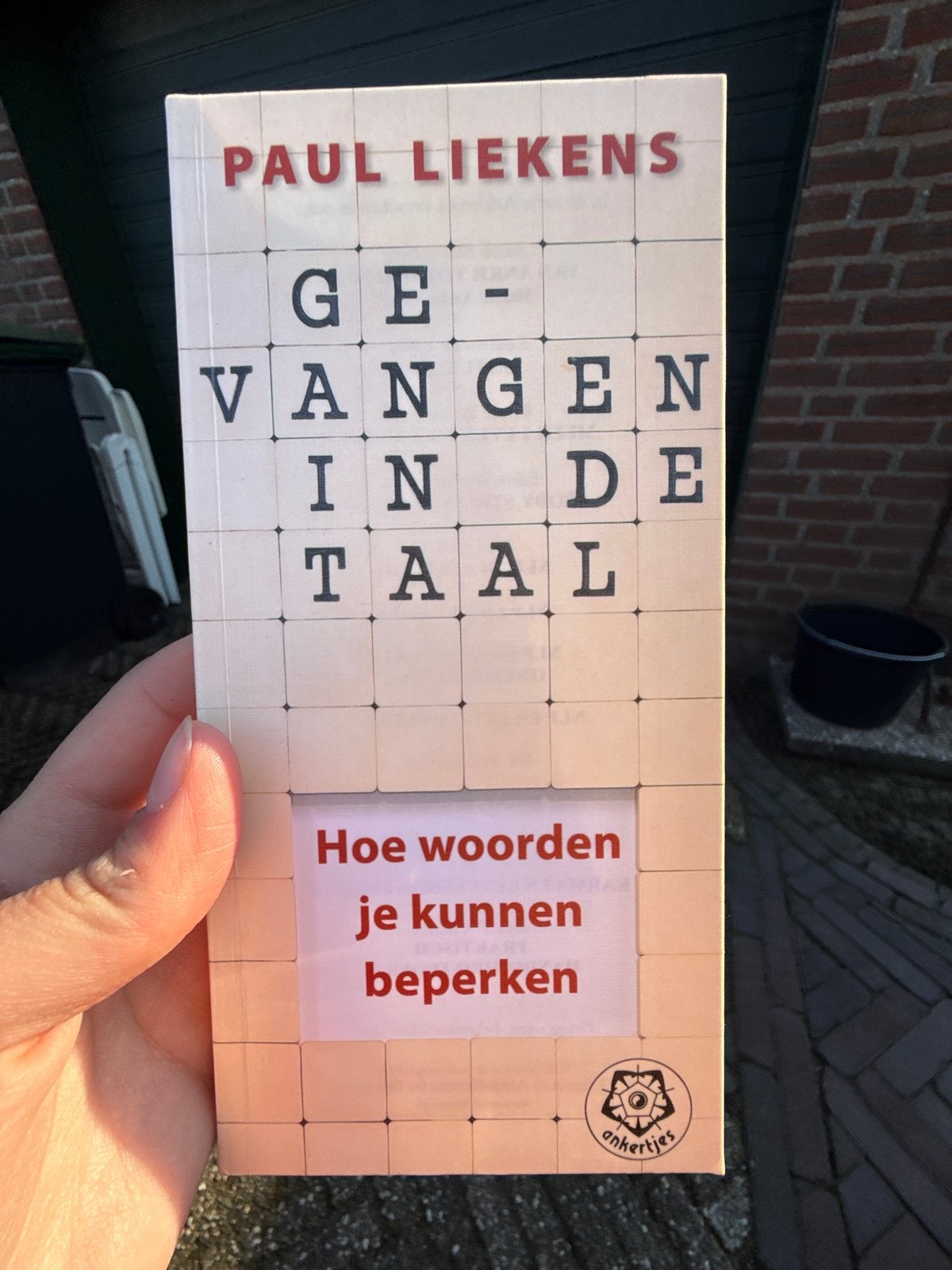 Gevangen in de Taal - Paul Liekens (Zo goed als nieuw), Ophalen of Verzenden, Zo goed als nieuw