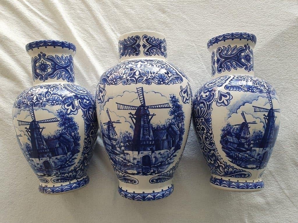 Set van 3 Delfts Blauw vazen met molen decor, Antiek en Kunst, Ophalen of Verzenden