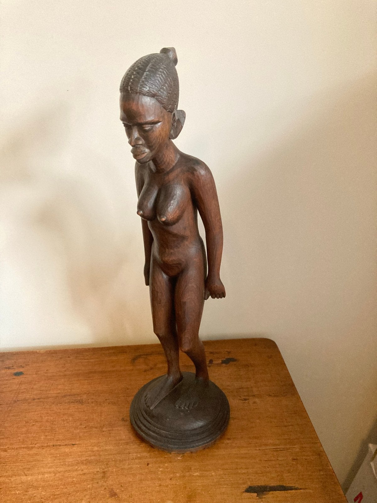 Mooi Afrikaans houten beeld van een vrouw, Ophalen, 20 - 50 cm, Beeld, Hout