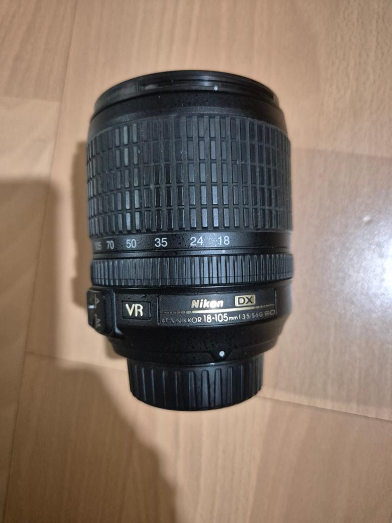 Nikon AF-S 18-105mm F3.5-5.6G ED DX

Price 85 euro, Audio, Tv en Foto, Fotografie | Lenzen en Objectieven, Ophalen of Verzenden