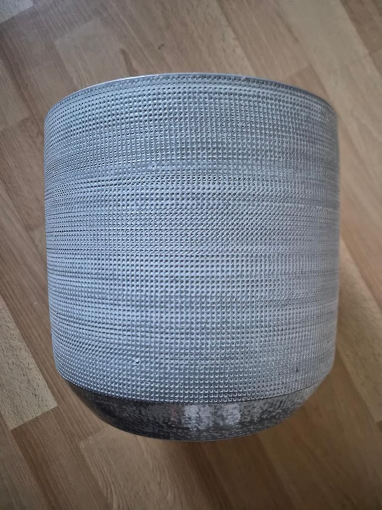 Stijlvolle bloempot grijs/zilver - 23 cm hoog, Tuin en Terras, Bloempotten, Overige materialen, Rond, Ophalen of Verzenden, Zo goed als nieuw