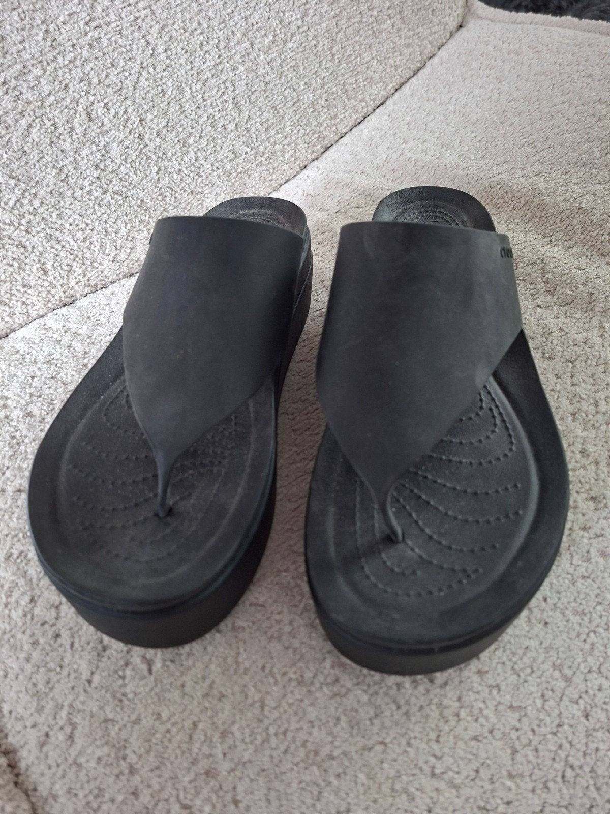 zwarte teenslippers CROCS  maat 11 (41), Kleding | Dames, Schoenen, Ophalen, Zwart, Zo goed als nieuw, Crocs