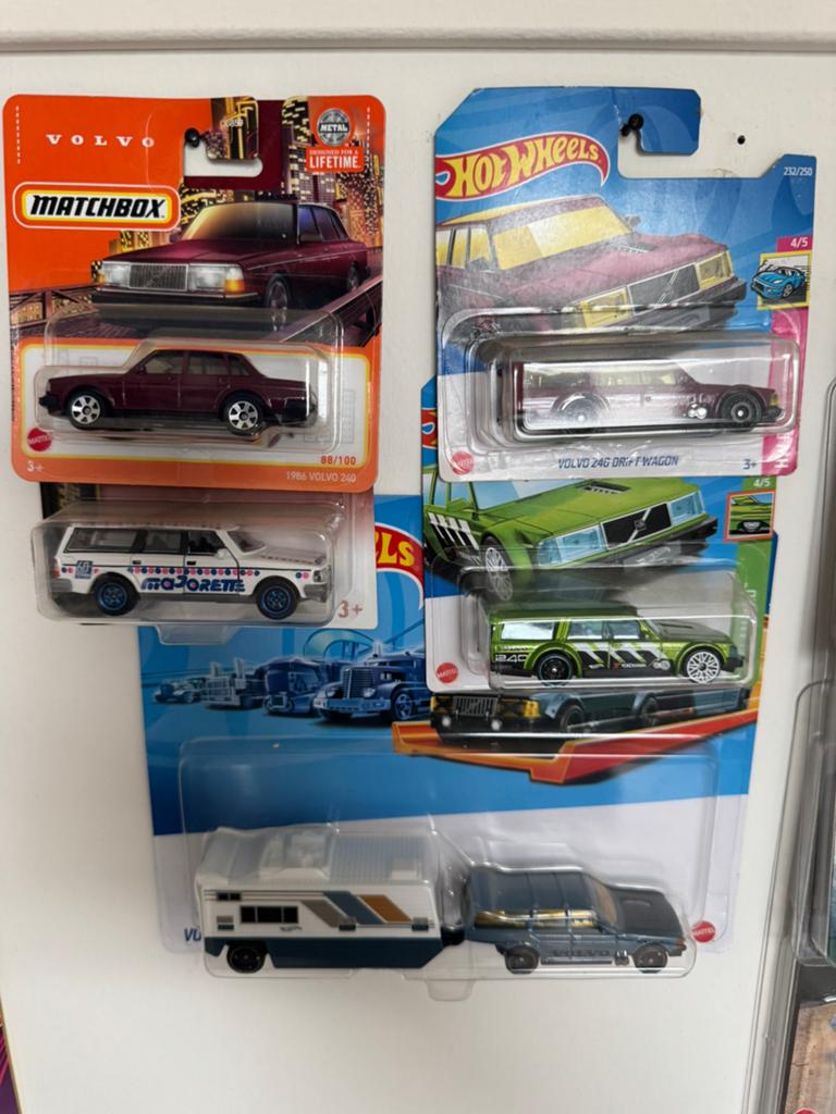 Volvo mix hotwheels, Ophalen of Verzenden, Nieuw, Auto