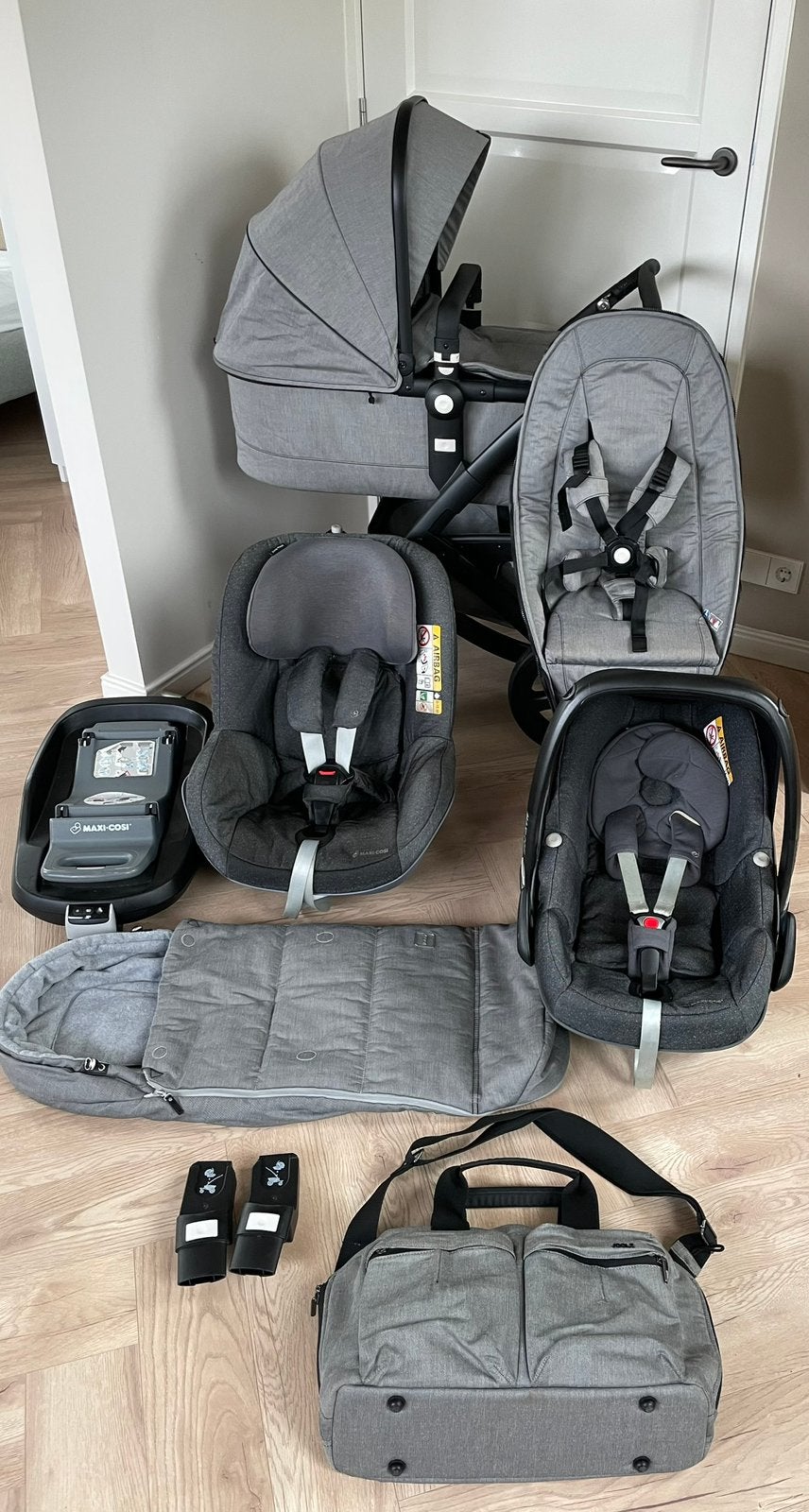 Stoere Joolz Geo Grey-Black 5-in-1 + accessoires, Kinderen en Baby's, Kinderwagens en Combinaties, Ophalen, Zo goed als nieuw