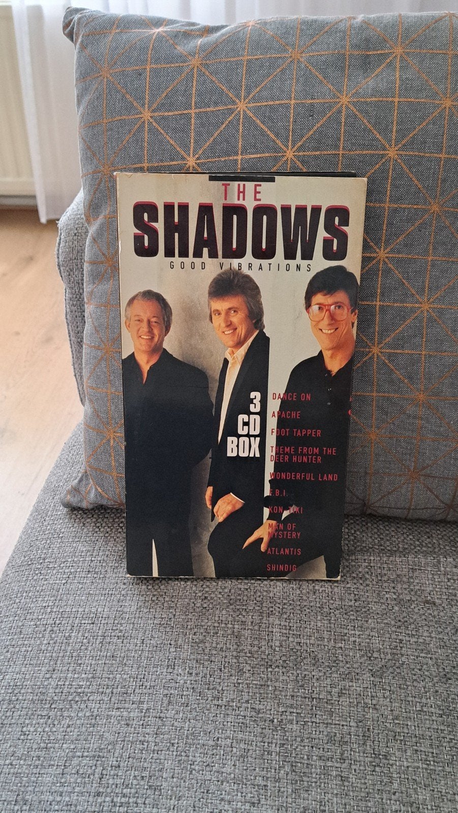 3 cd box  The Shadows.   good vibrations, Gebruikt, Boxset, Overige genres, Ophalen of Verzenden