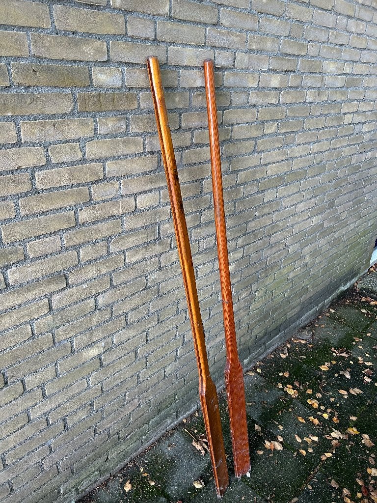 Houten roeispanen, Ophalen, Gebruikt, Enkelbladige peddel