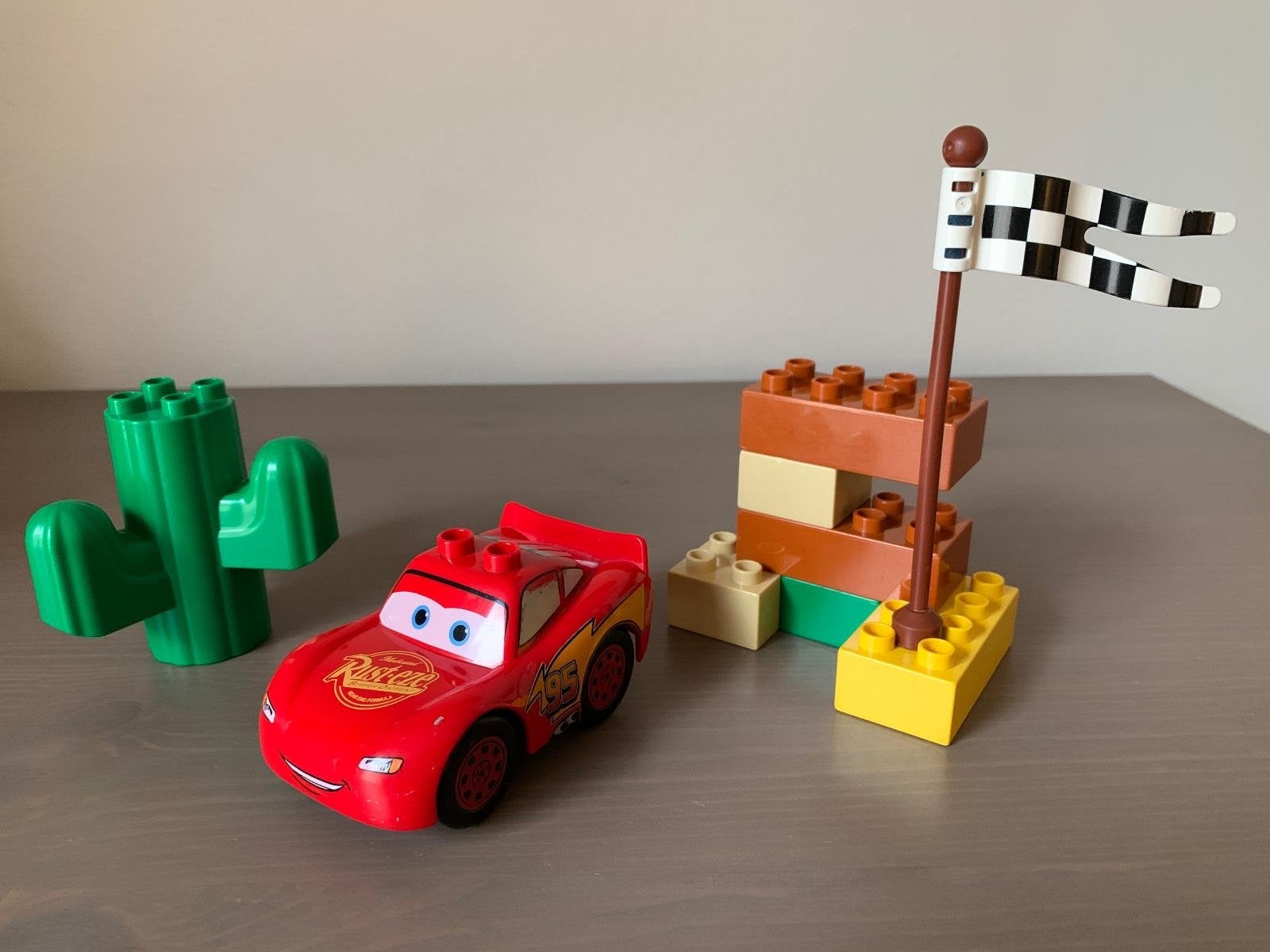 Duplo 5813 -Cars Bliksem McQueen race set, Gebruikt, Overige thema's, Ophalen of Verzenden, Compleet