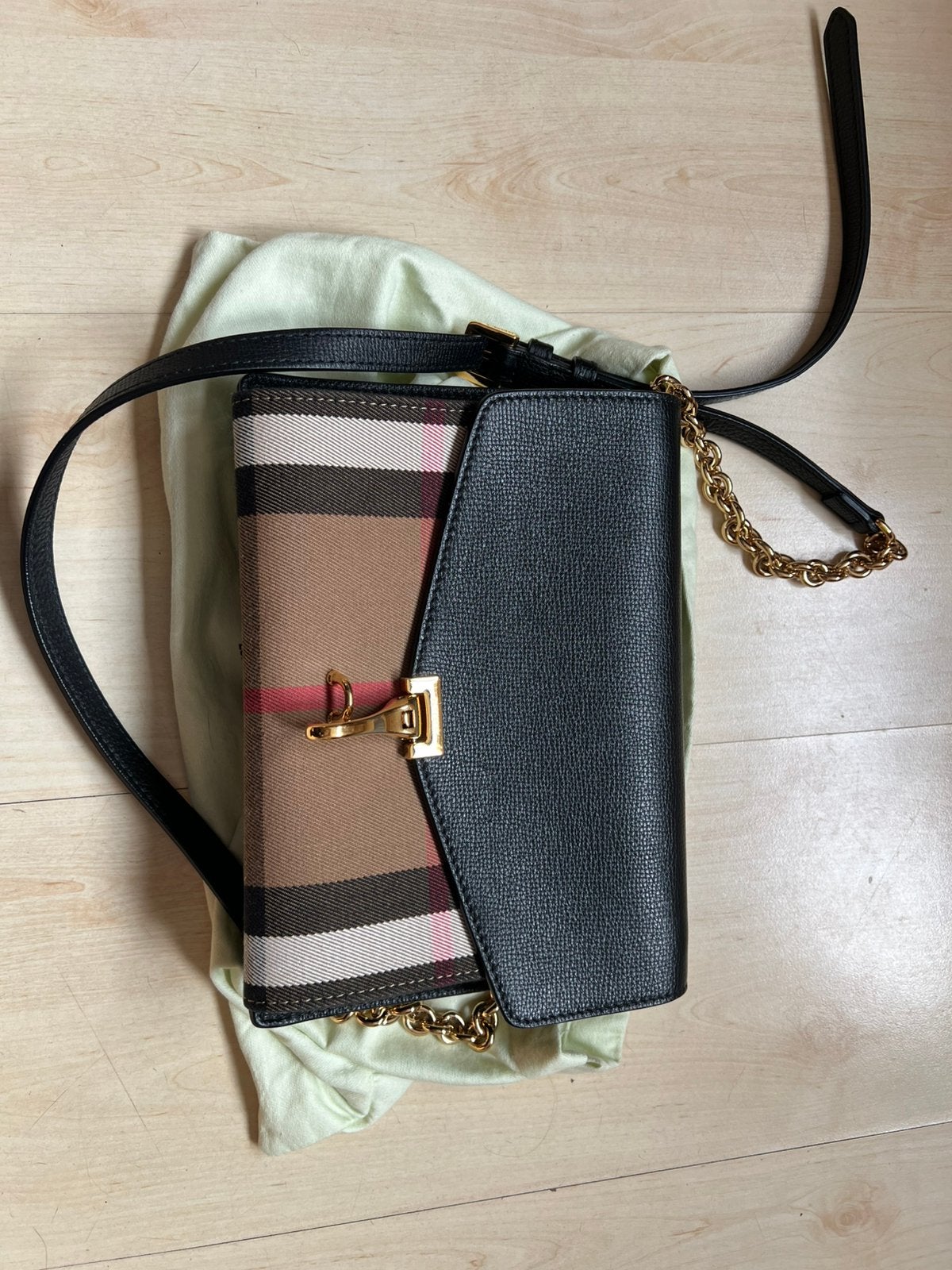 Burberry tas, Ophalen of Verzenden, Zo goed als nieuw, Zwart, Schoudertasje