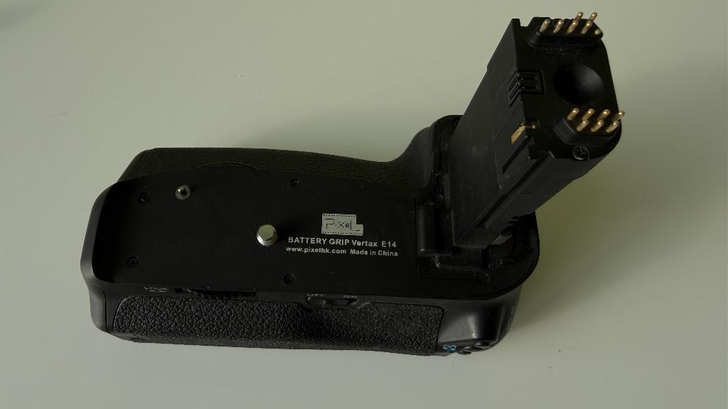 Battery grip Canon 5D Mark IV – Neewer met AA batterijhouder, Ophalen, Zo goed als nieuw