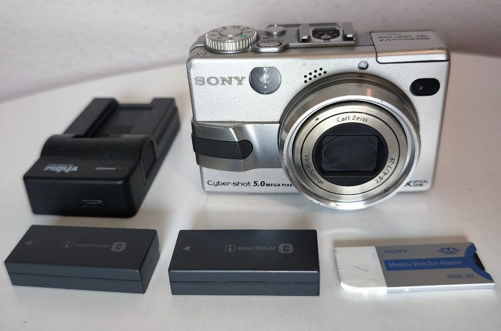 Sony Cyber-shot DSC-V1 digital camera, Gebruikt, Ophalen of Verzenden, Compactcamera, 4 t/m 7 keer