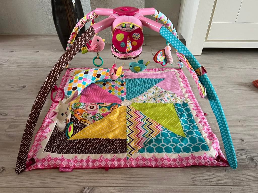 Babygym roze met speeltjes en kussentje, Ophalen, Gebruikt