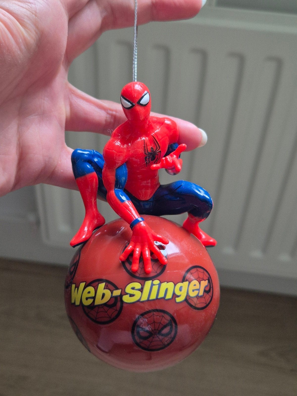 Gratis Spiderman kerstbal, Ophalen