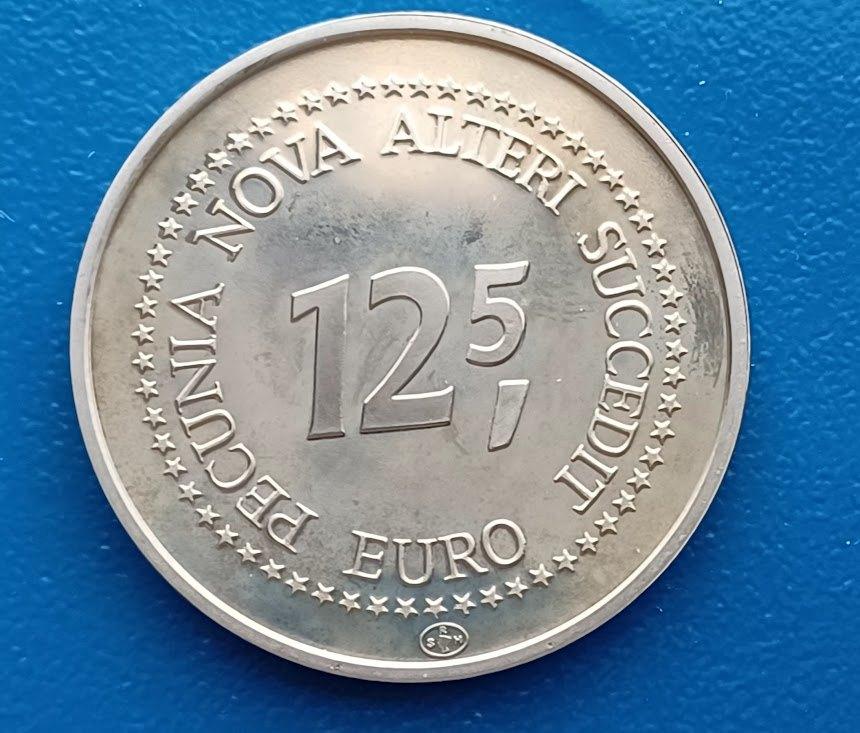 Penning Pecunia Nova Alteri Succedit Zweden 12,5 euro, Postzegels en Munten, Penningen en Medailles, Verzenden, Overige materialen