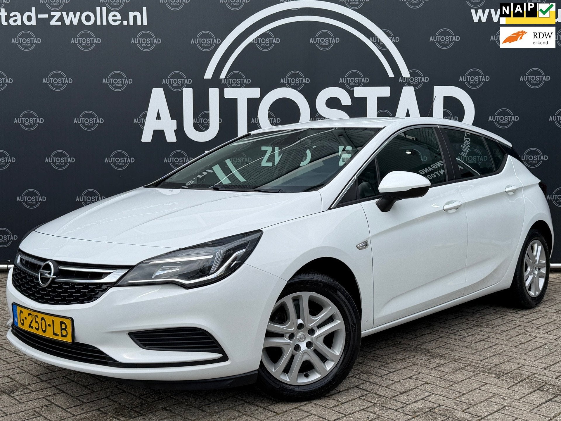 Opel Astra 1.0 Turbo Business NL-Auto / 2e Eigenaar / NAP /, Auto's, Opel, Stof, 610 kg, Wit, Origineel Nederlands