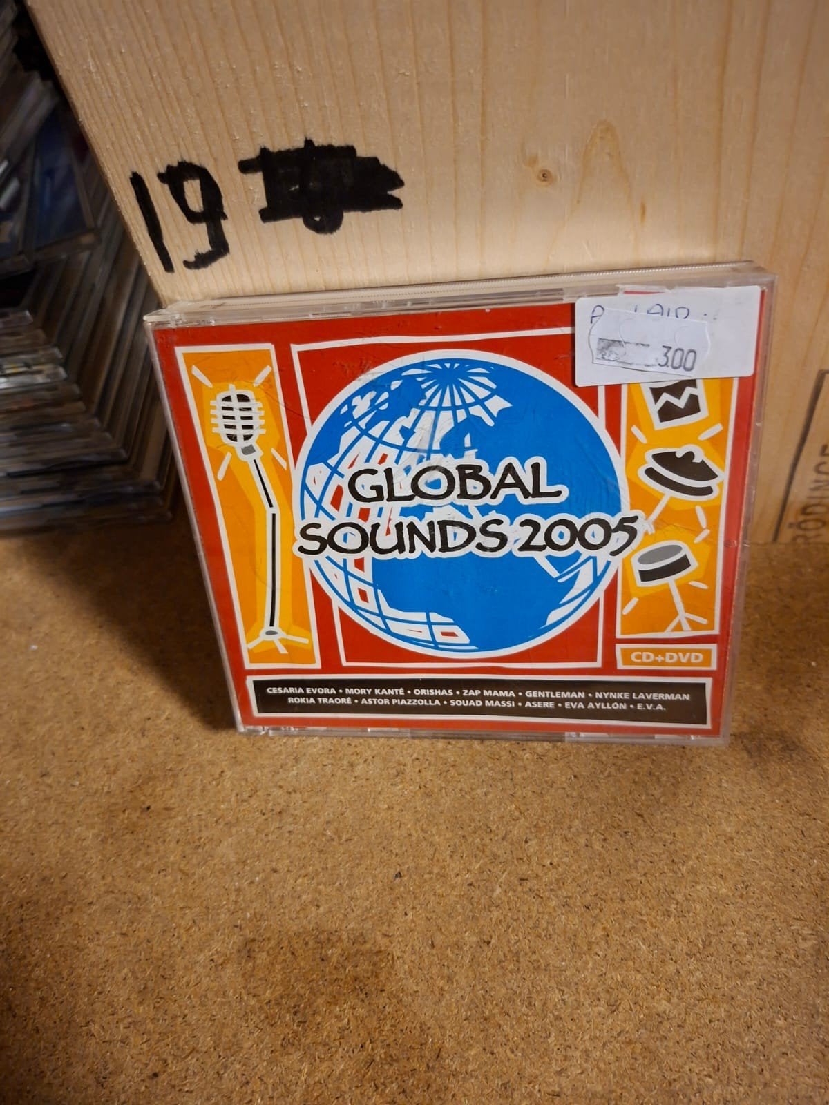 Global Sounds 2005 CD+DVD - Wereldmuziek verzamelalbum, Overige genres, Ophalen of Verzenden, Verzamelalbum, Gebruikt