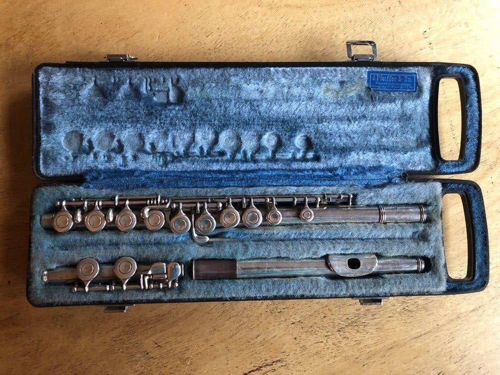 Yamaha dwarsfluit in koffer, Ophalen