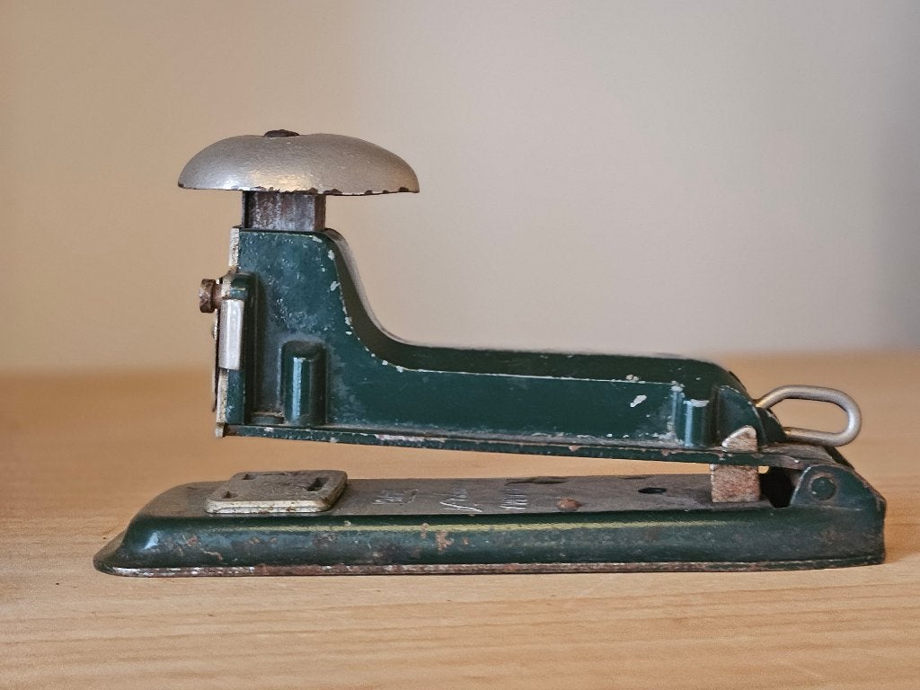 Vintage nietmachine - groen metaal, Ophalen of Verzenden