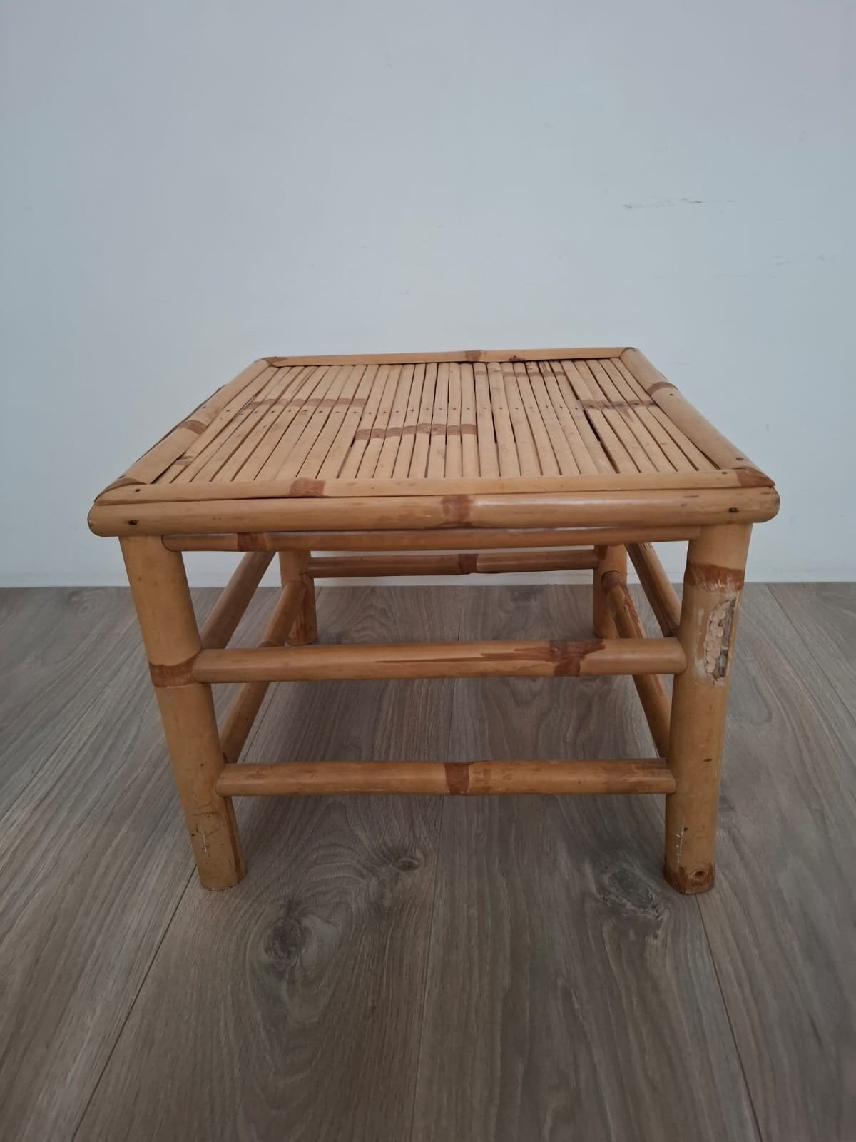 Bamboe vintage boho plantentafelje bijzettafel, Huis en Inrichting, Ophalen, Rond, Minder dan 55 cm, 45 tot 60 cm