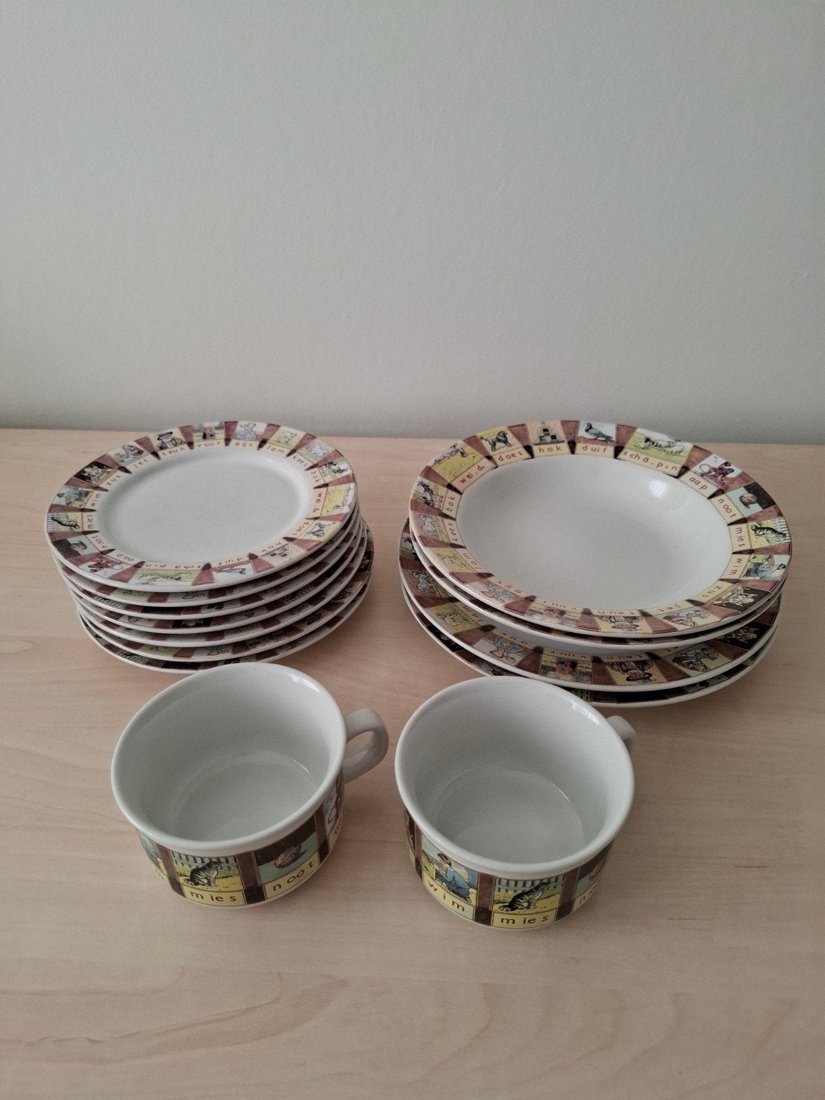 Te koop servies aap noot mies enz., Ophalen, Glas, Overige stijlen, Bord(en)