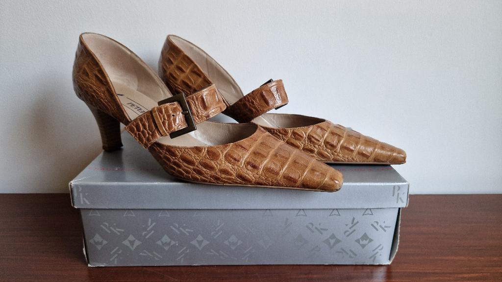 Bruine pumps van Peter Kaiser (met croco motief) - Maat 40, Peter Kaiser, Pumps, Bruin, Ophalen of Verzenden
