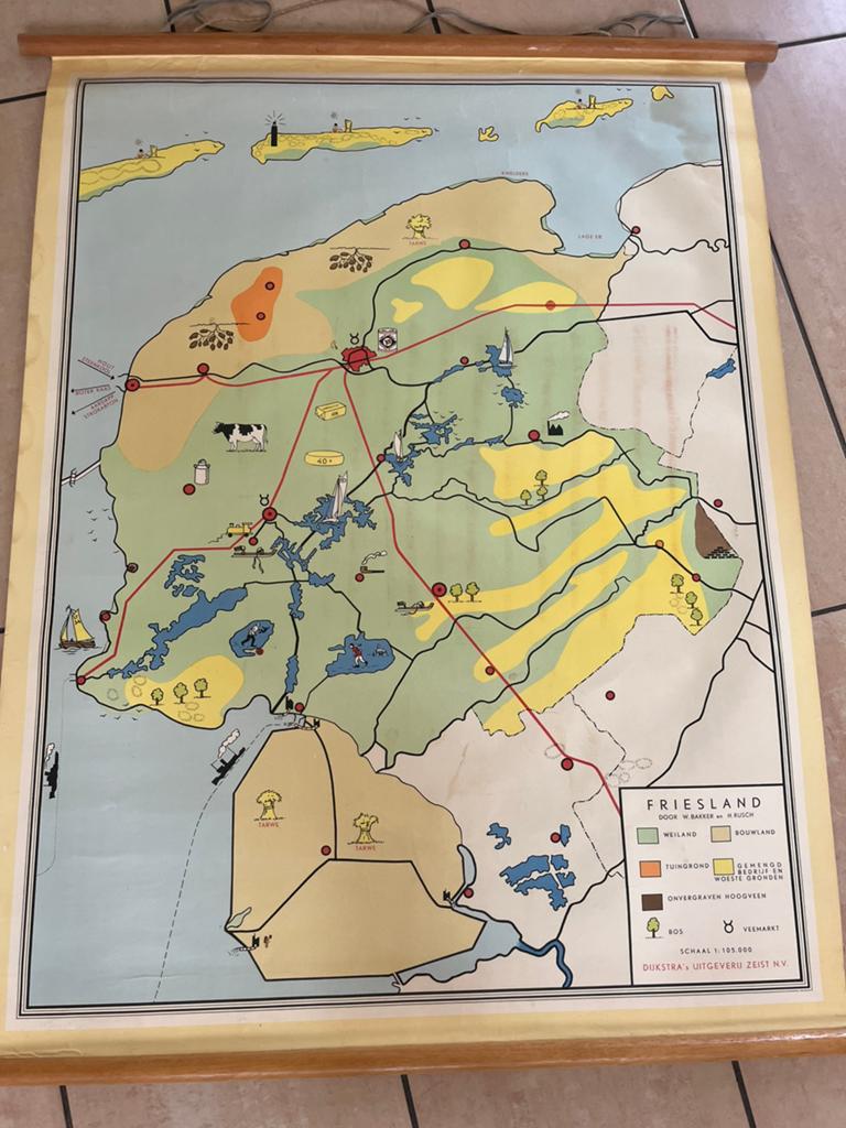 Vintage schoolkaart Friesland - Dykstra Uitgeverij Zeist, Antiek en Kunst, Antiek | Schoolplaten, Ophalen, Aardrijkskunde