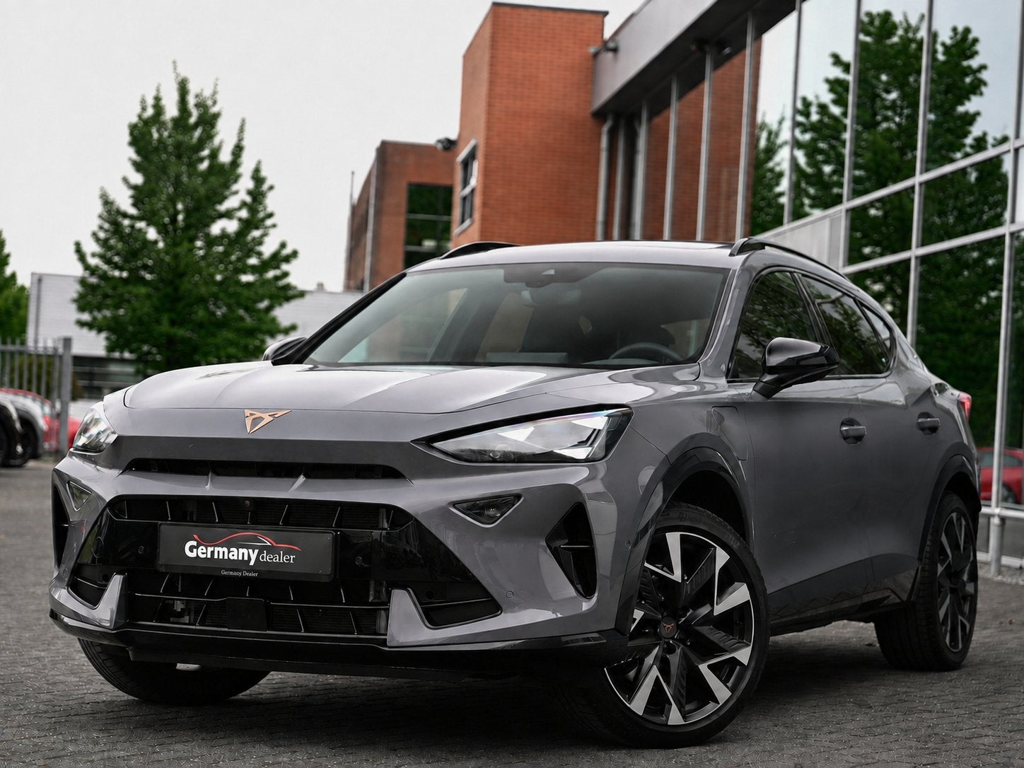 CUPRA Formentor 1.5TSI e-Hybrid VZ 272pk Performance Pano Le, Auto's, Dealer onderhouden, Zwart, 4 cilinders, Automatische klimaatregeling