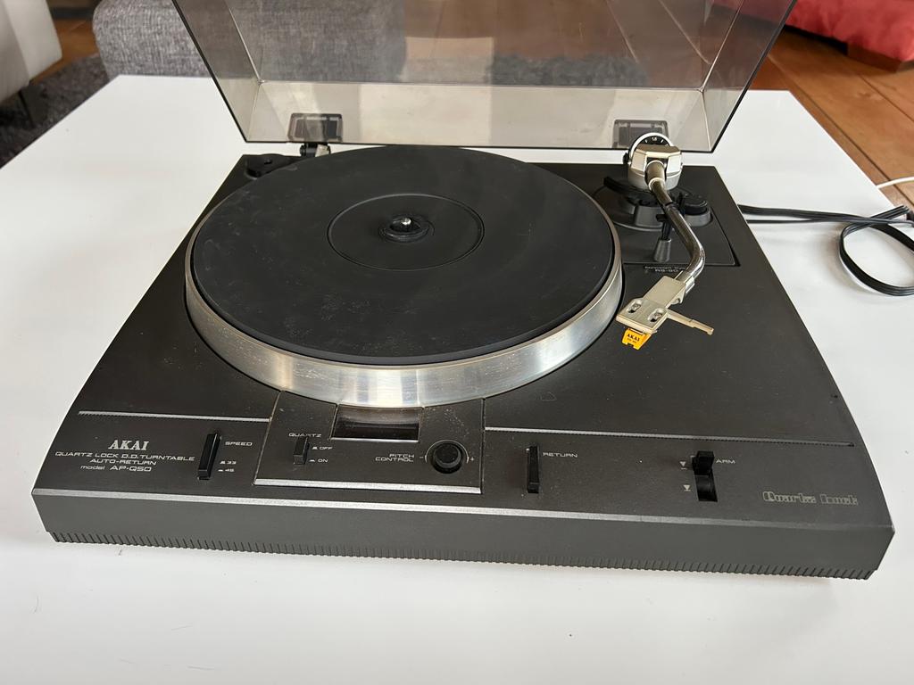 Akai AP-Q50 platenspeler, Audio, Tv en Foto, Ophalen of Verzenden, Zo goed als nieuw