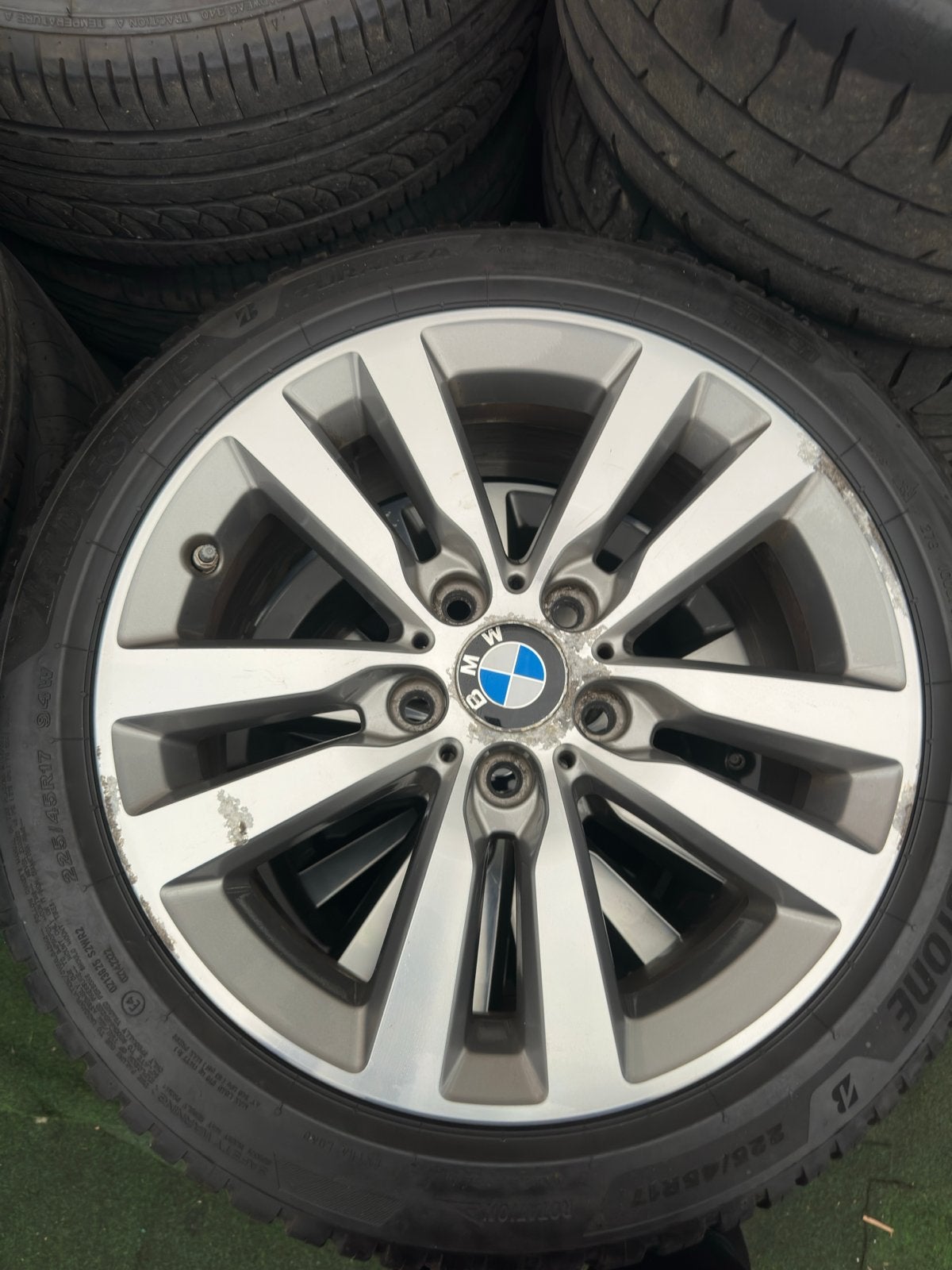 BMW 17 inch velgen met Bridgestone All Season banden, Auto-onderdelen, Banden en Velgen, Ophalen, Gebruikt, Banden en Velgen, 17 inch