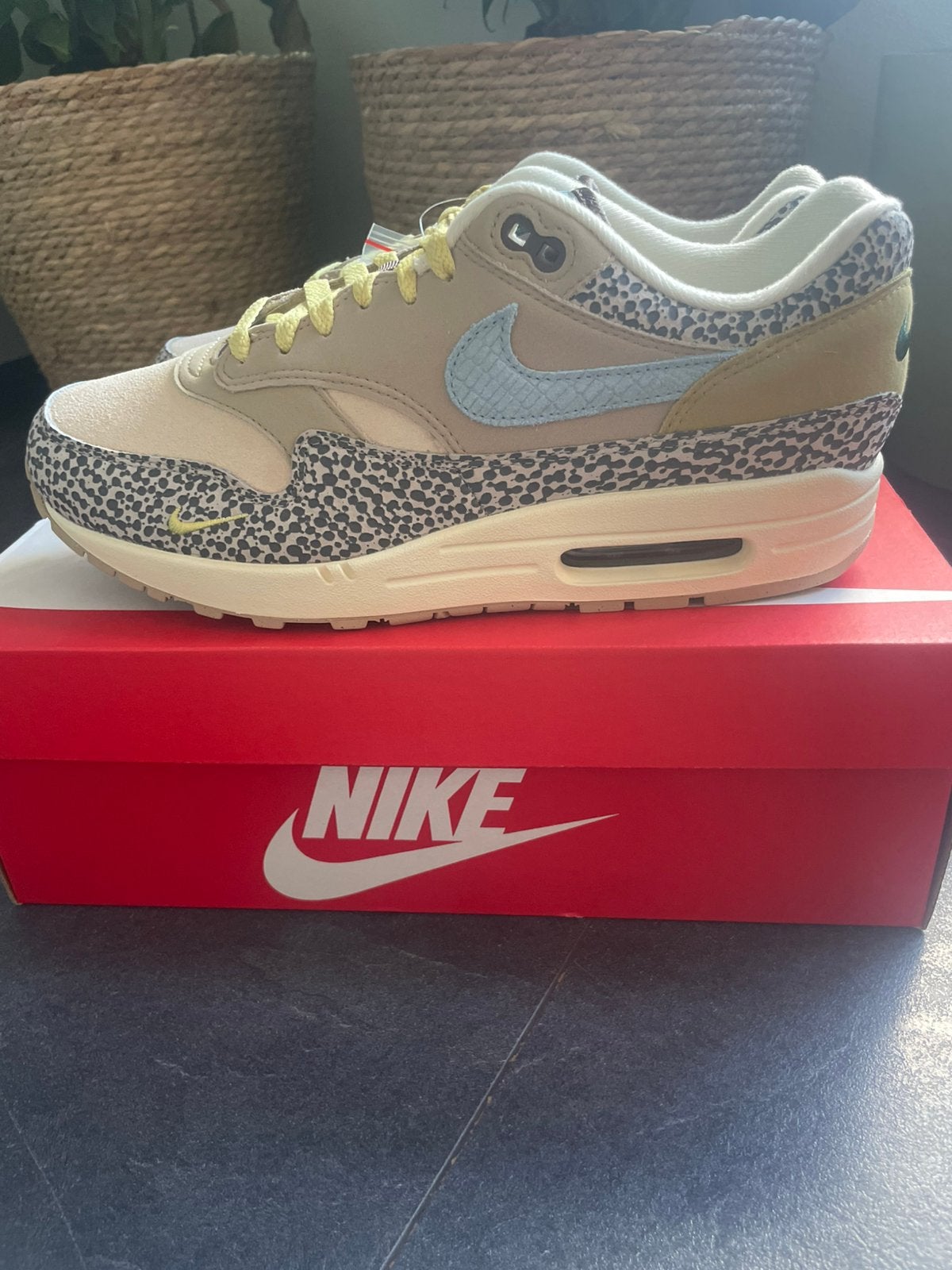 Nike Air Max 1 Safari Cobblestone! Nieuw! Maat 43! OG, Kleding | Heren, Schoenen, Ophalen of Verzenden, Nieuw, Sneakers of Gympen