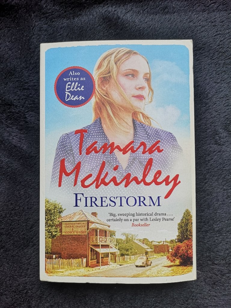 Tamara Mckinley, Firestorm, Ophalen of Verzenden, Gelezen