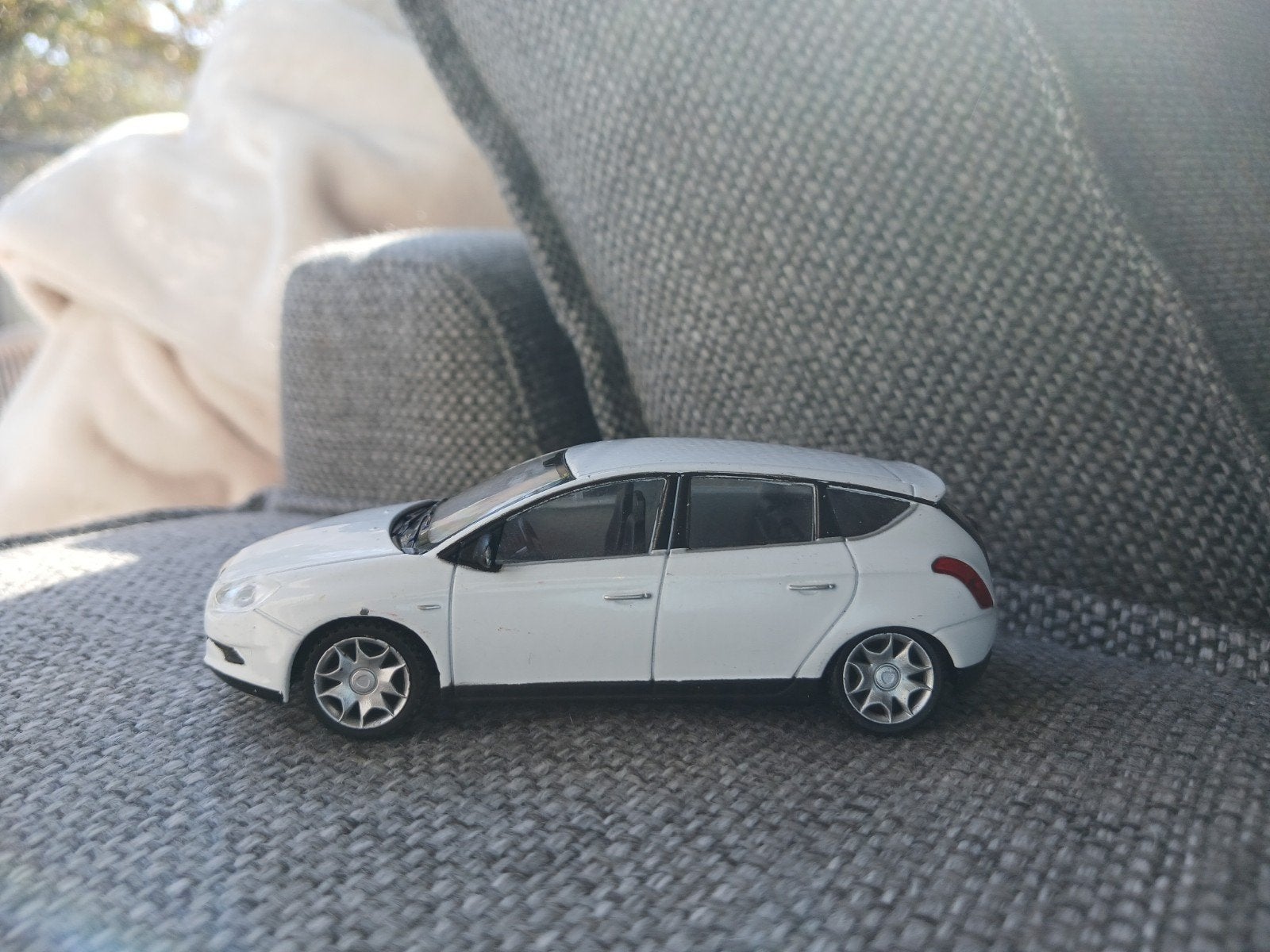 Welly Die Cast Lancia Delta 1:43, Ophalen of Verzenden, Zo goed als nieuw, Auto, Overige merken