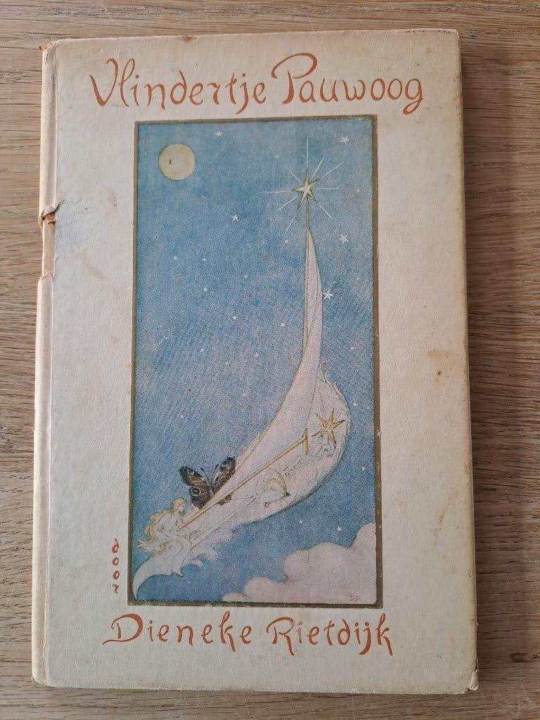 VLINDERTJE PAUWOOG. DIENEKE RIETDIJK. RETRO., Ophalen of Verzenden, Gelezen, Fictie algemeen