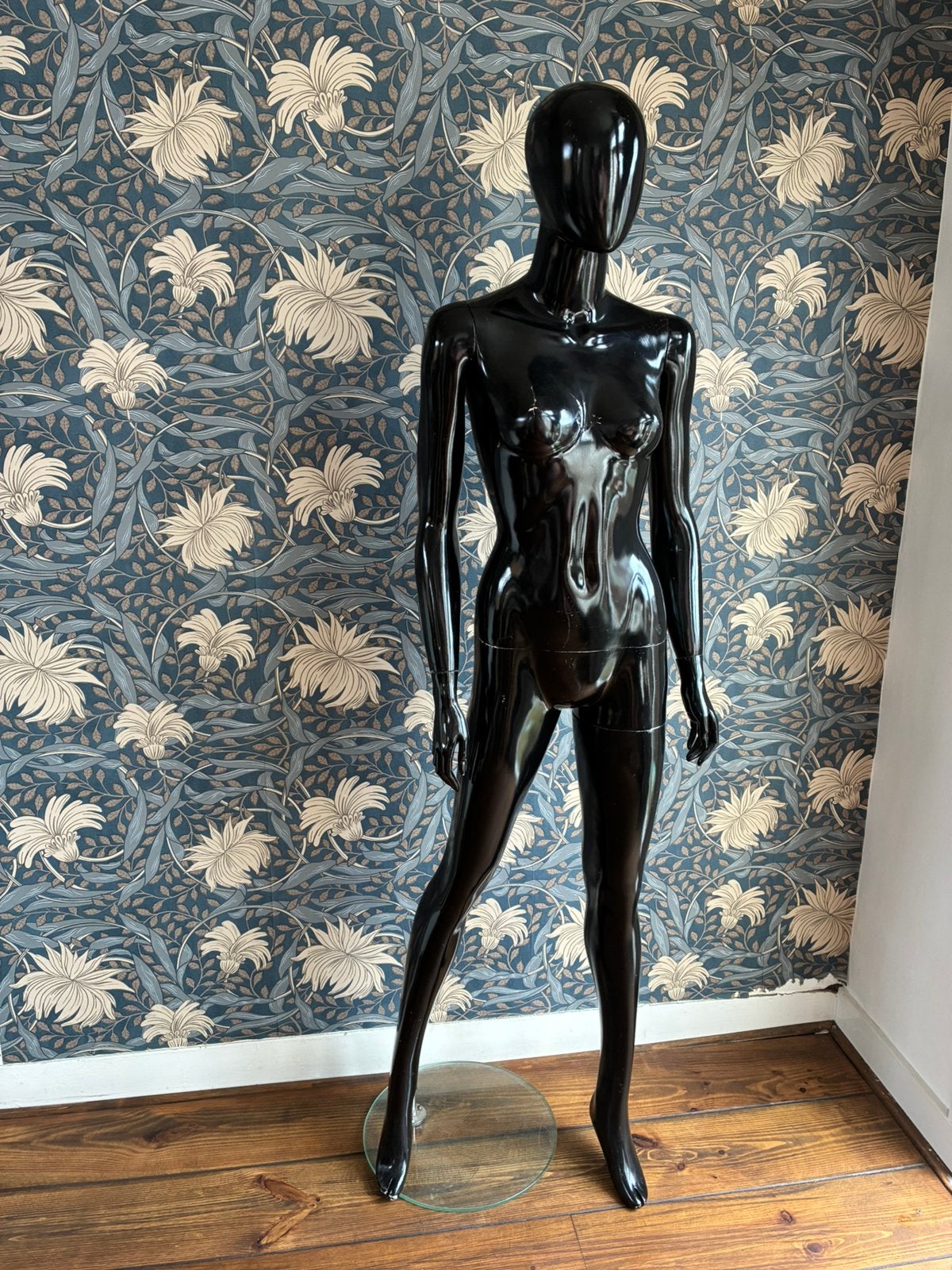 Glanzend zwarte faceless etalegepop / paspop / mannequin, Ophalen, Gebruikt, Kunststof, Volwassenen