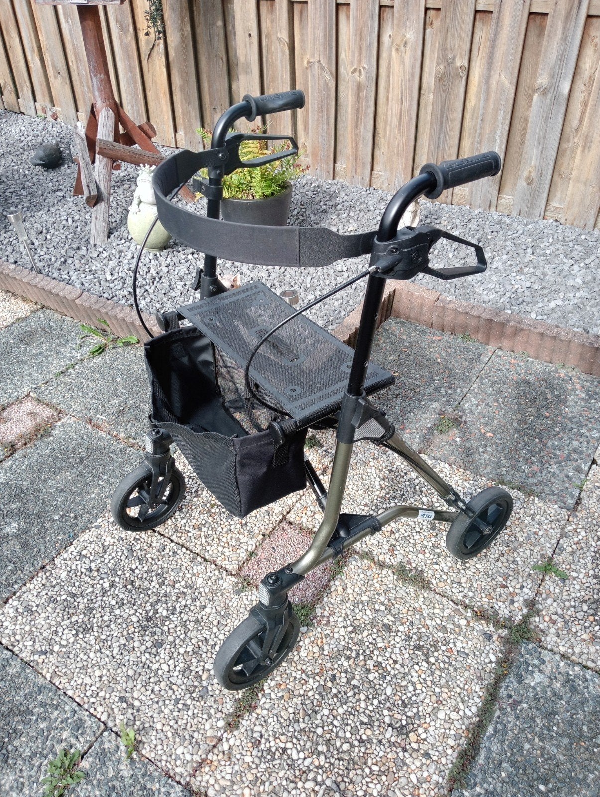 lichtgewicht rollator merk Taima M-GT, Diversen, Ophalen, Lichtgewicht, Zo goed als nieuw