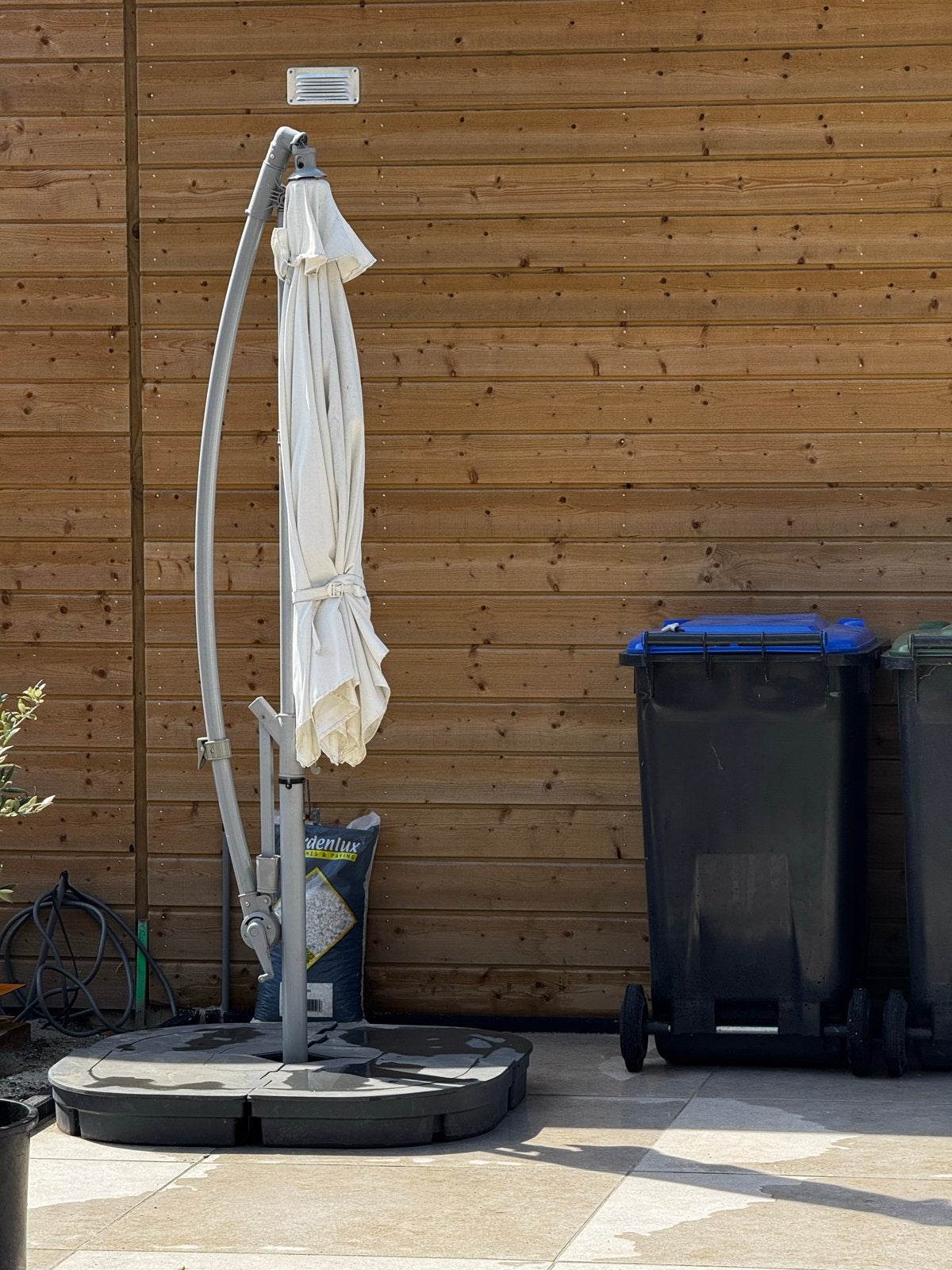 Ikea Zweefparasol incl. voet en verzwaringselementen, Ophalen, Verstelbaar, Gebruikt, 2 tot 3 meter