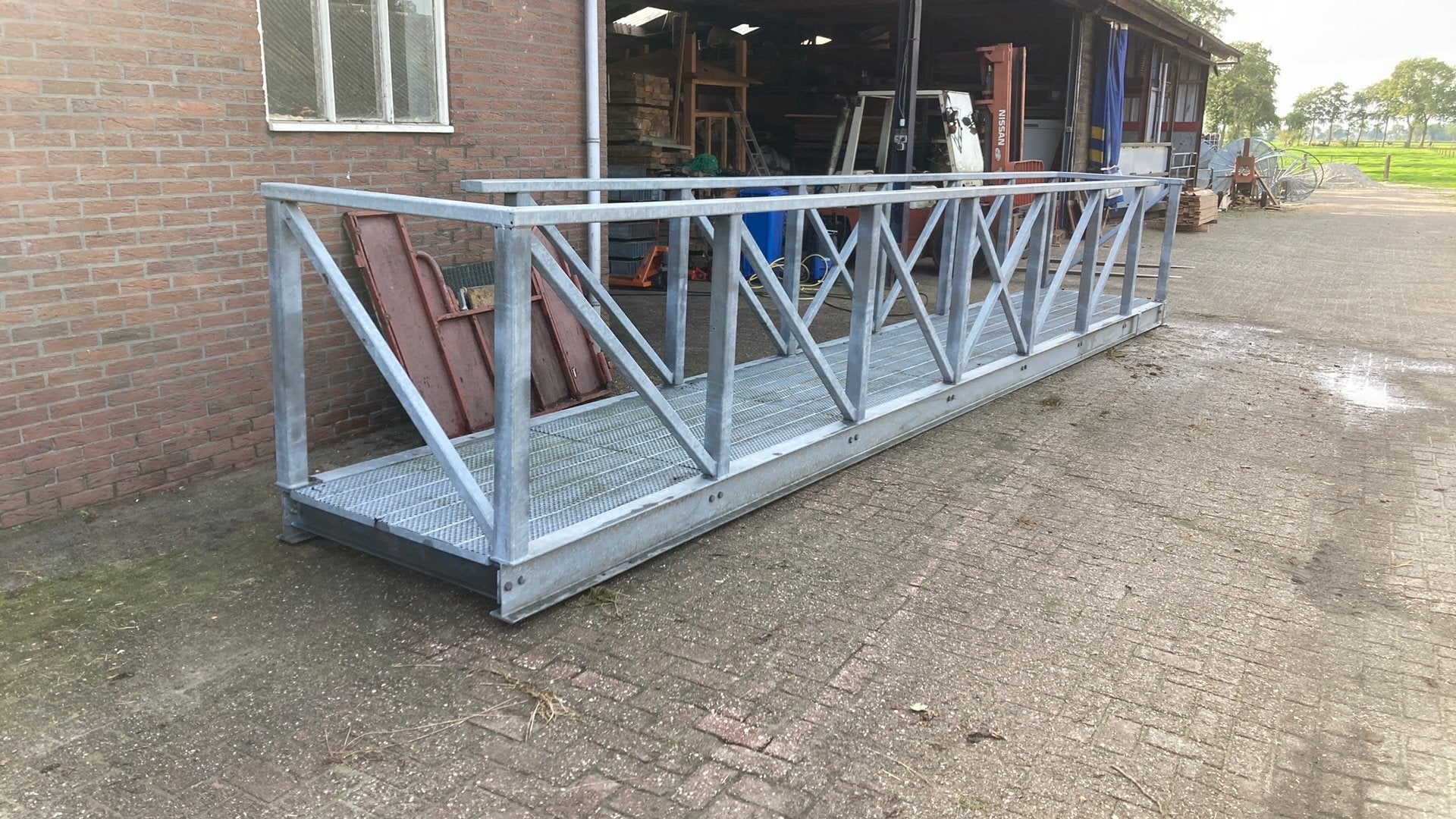 Stalen brug bordes, Ophalen, Zo goed als nieuw, Minder dan 2 meter