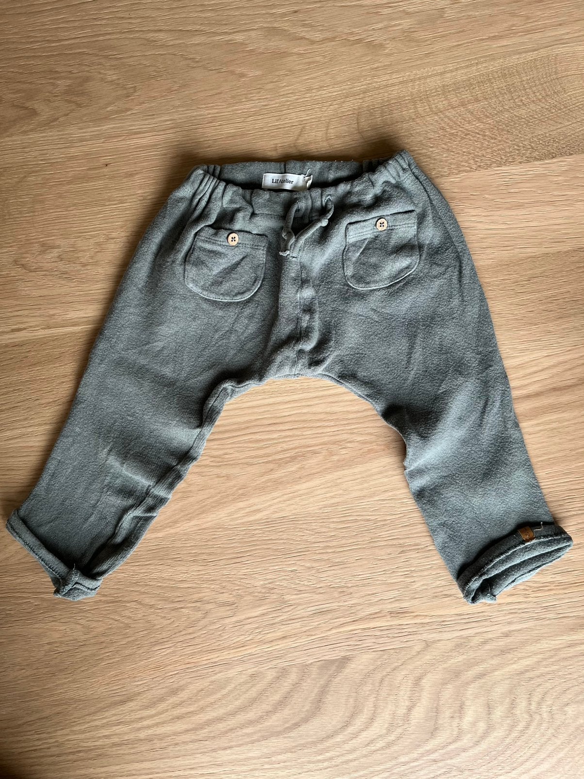 Lil atelier / lange broek / groen / maat 86, Kinderen en Baby's, Babykleding | Maat 86, Ophalen of Verzenden, Gebruikt, Jongetje of Meisje