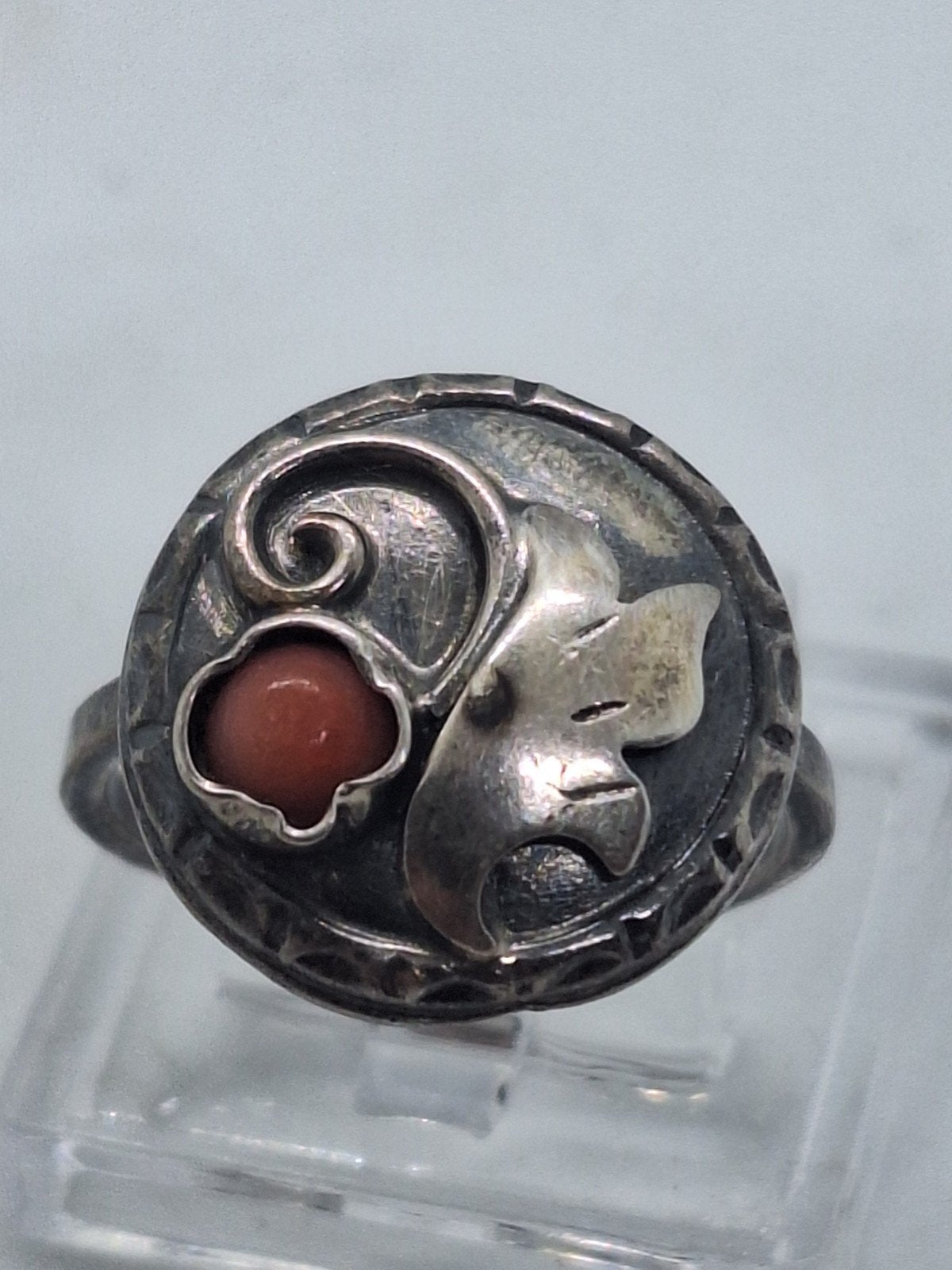 Antieke Zilveren Jugendstil Ring met Bloedkoraal - Maat 16, Gebruikt, Ophalen of Verzenden, Kleiner dan 17, Met edelsteen